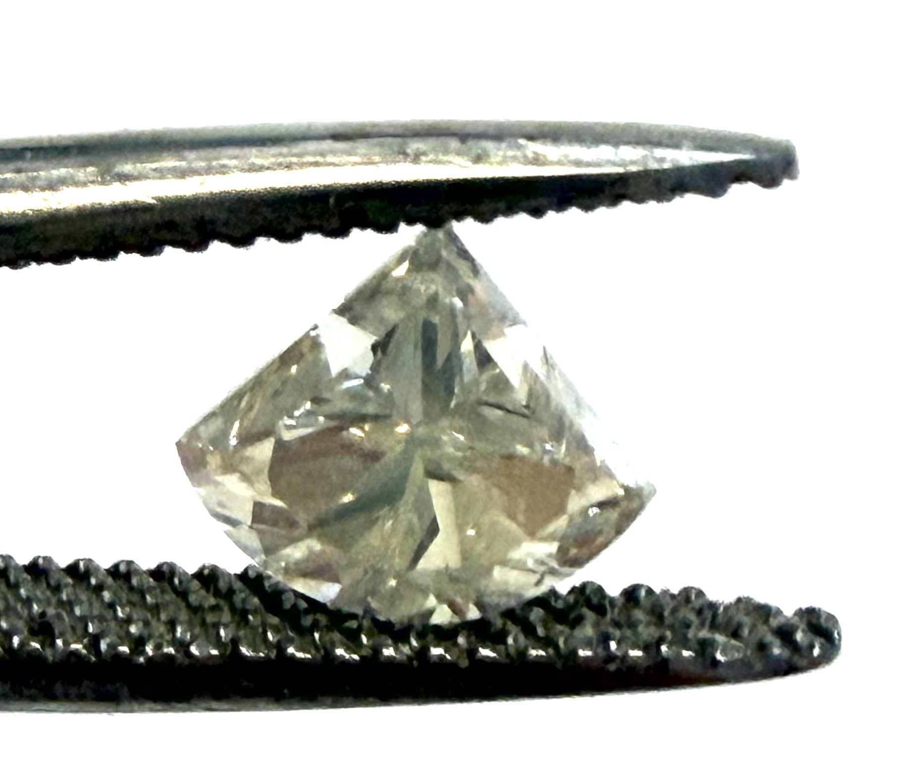Fan-Shaped White Brilliant Cut 0.66CT - Image 2